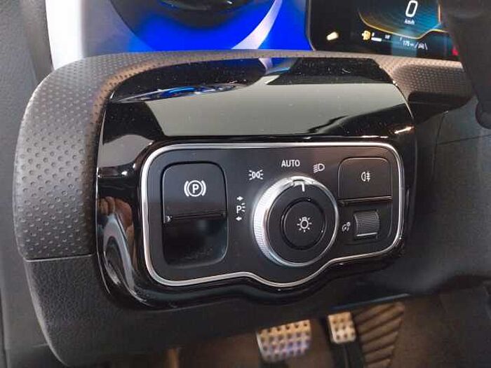 Mercedes-Benz CLA 35 AMG Shooting Brake 4-Matic AHK/Pano