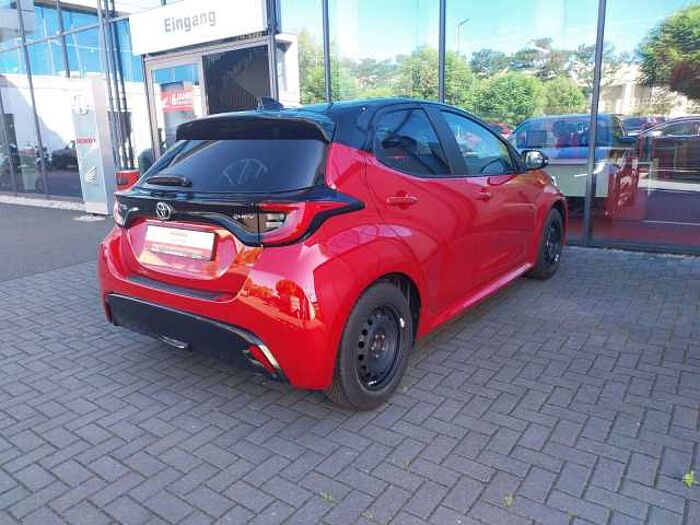 Toyota Yaris 1,5 Hybrid Style Plus Navi/LED