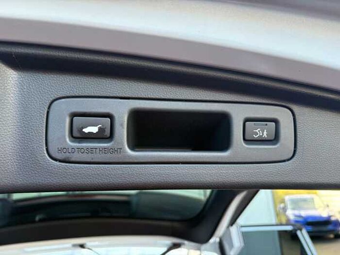 Honda CR-V 2,0 e:HEV Elegance AWD Navi/LED/AHK