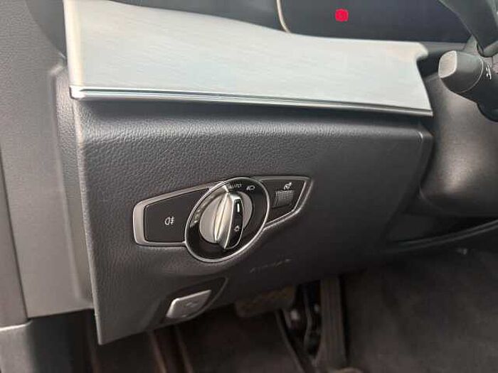 Mercedes-Benz E 300 E T-Modell E 300 de 4Matic