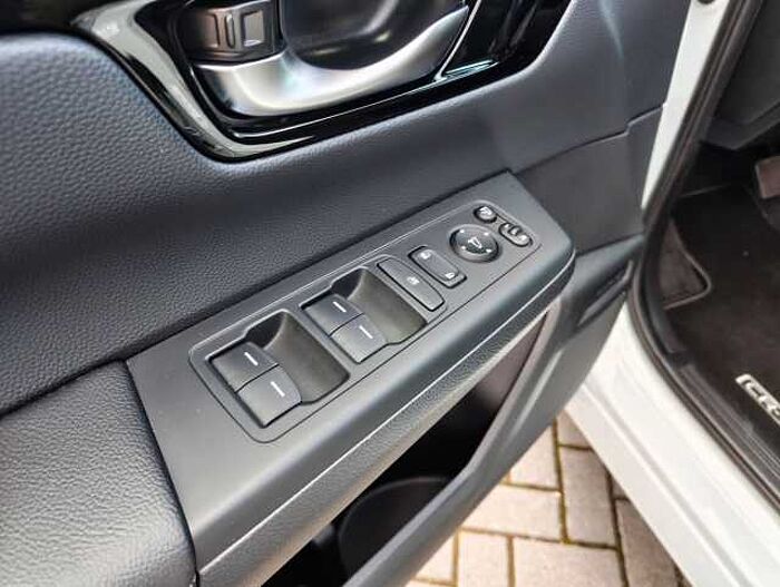 Honda CR-V 2,0 e:HEV Elegance 2WD Navi/LED/Kamera