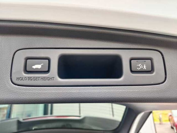 Honda CR-V 2,0 e:HEV Elegance 2WD Navi/LED/Kamera