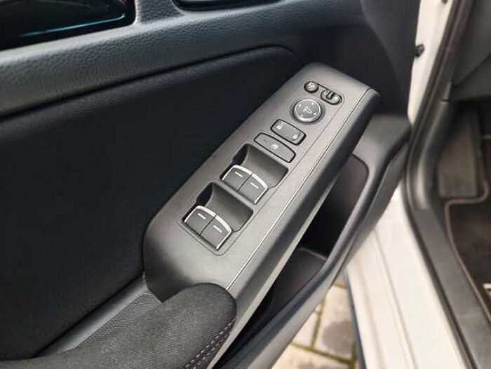 Honda Civic 2.0 e:HEV Elegance Navi/LED/Kamera