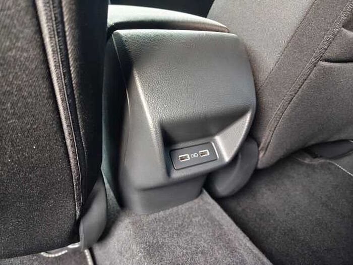 Honda Civic 2.0 e:HEV Elegance Navi/LED/Kamera